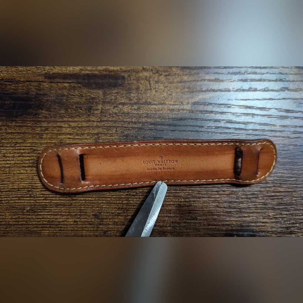 LV STRAP SHOULDER PROTECTOR PAD - PM